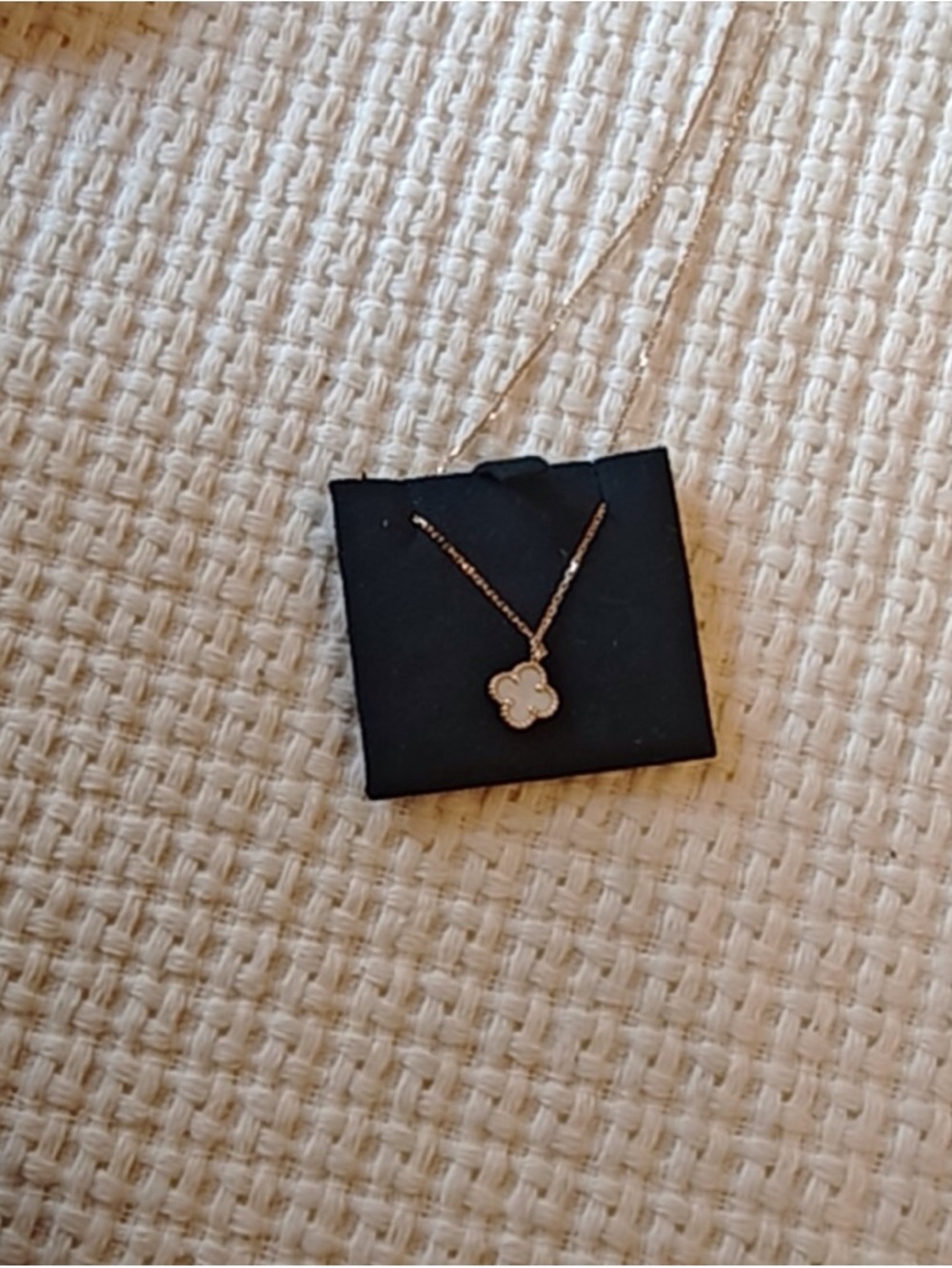 Excellent Used Condition VCA Necklace - Picture 2 of 6